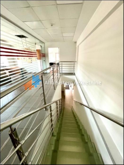 Izdavanje: Poslovni prostor 325 m², Zemun – Beograd