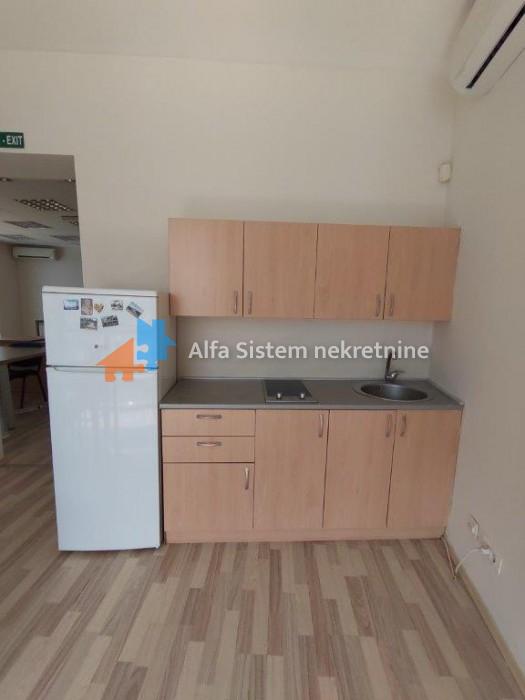 Izdavanje: Poslovni prostor 210 m², Savski venac – Beograd