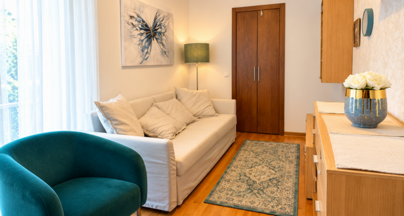 Izdavanje: Četvorosoban stan 115 m², Dedinje – Beograd Izdavanje: Četvorosoban stan 115 m², Dedinje – Beograd