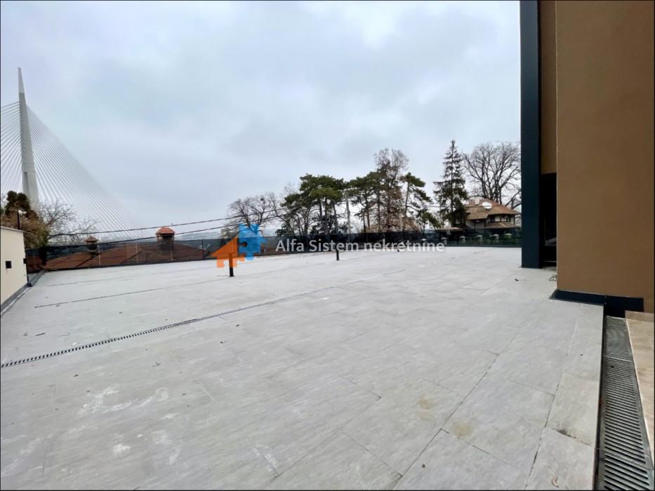 Izdavanje: Četvorosoban stan 153 m², Savski venac – Beograd