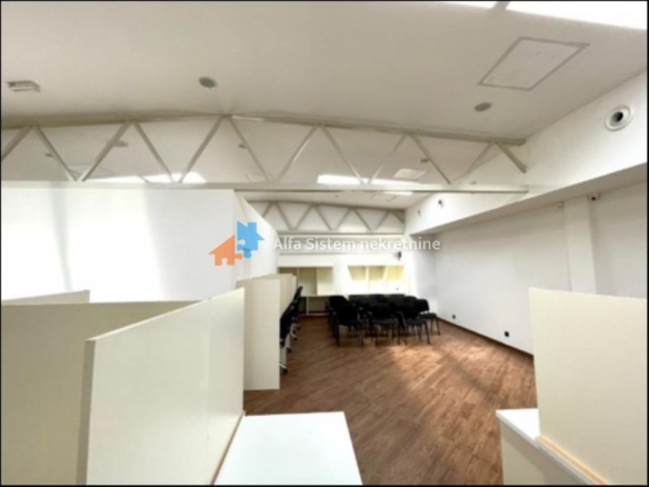 Izdavanje: Poslovni prostor 325 m², Zemun – Beograd