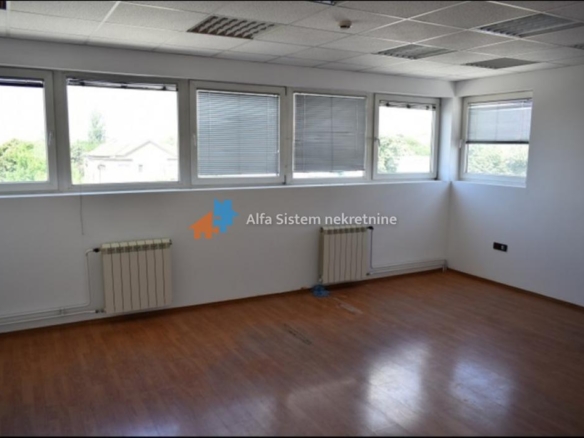 Izdavanje: Poslovni prostor 216 m², Zemun – Beograd