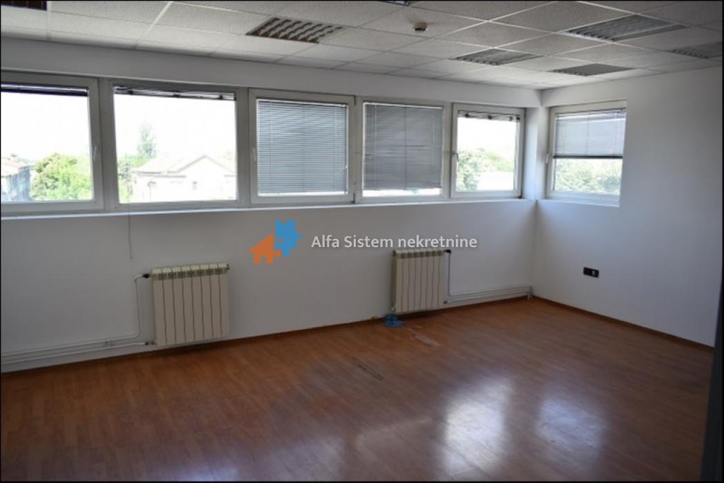 Izdavanje: Poslovni prostor 216 m², Zemun – Beograd
