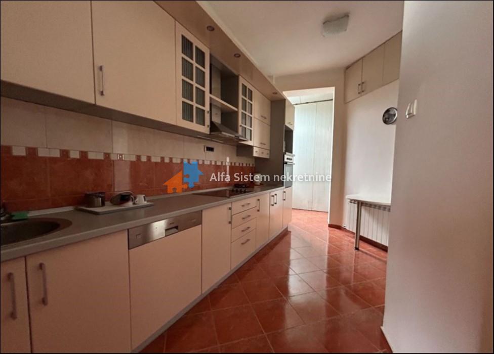 Izdavanje: Trosoban stan 90 m², Stari grad – Beograd