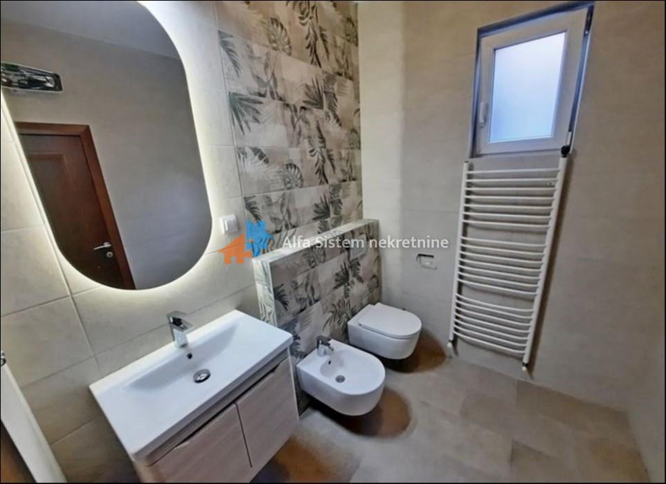 Izdavanje: Petosoban stan 172 m², Vračar – Beograd