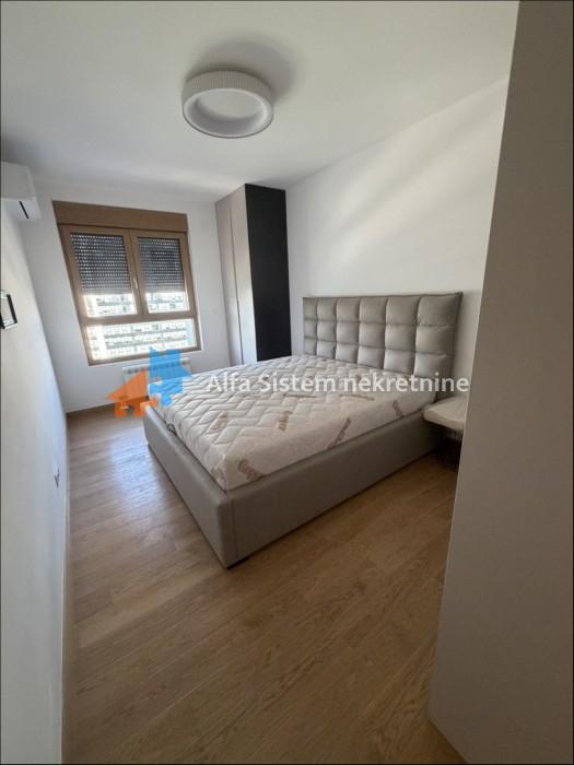 Izdavanje: Troiposoban stan 105 m², Novi Beograd – Beograd