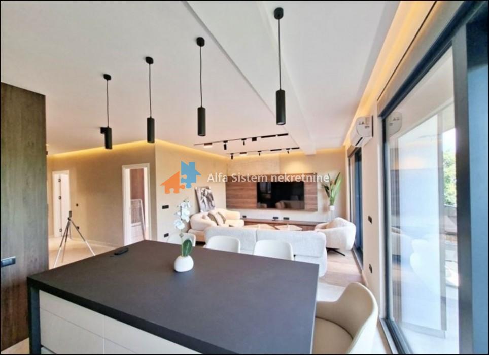 Izdavanje: Trosoban stan 82 m², Zvezdara – Beograd