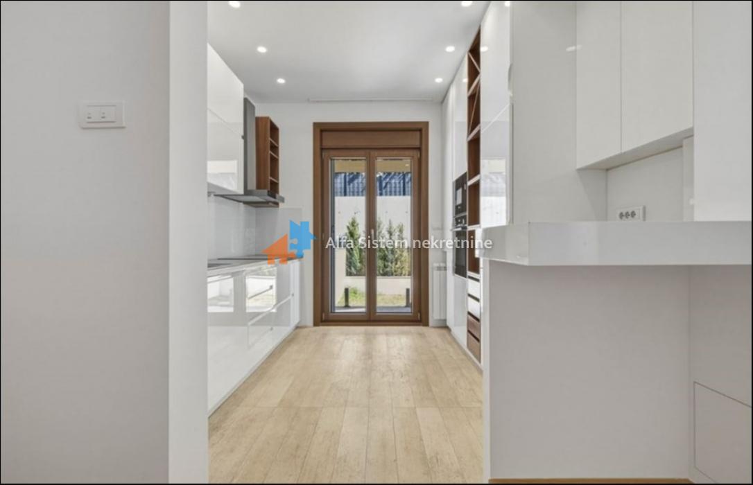 Izdavanje: Kuća 240 m², Dedinje – Beograd