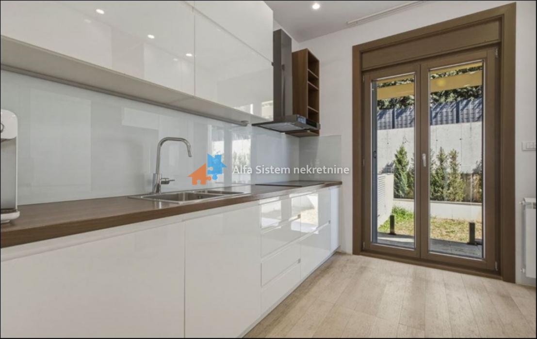 Izdavanje: Kuća 240 m², Dedinje – Beograd