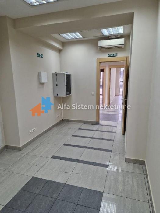 Izdavanje: Poslovni prostor 216 m², Savski venac – Beograd