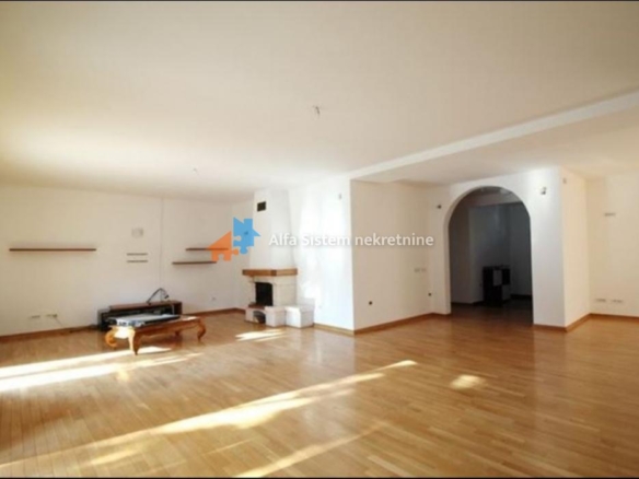 Izdavanje: Kuća 600 m², Savski venac – Beograd
