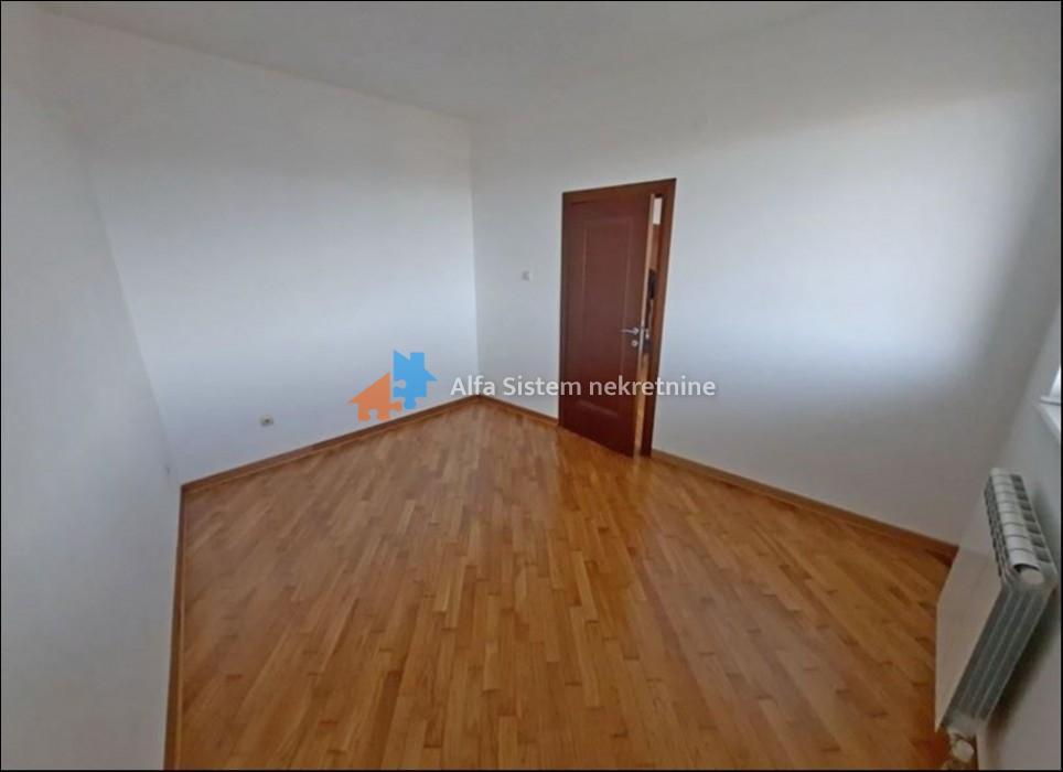 Izdavanje: Petosoban stan 172 m², Vračar – Beograd