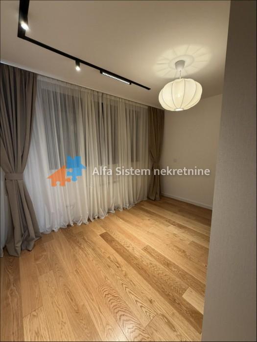 Izdavanje: Trosoban stan 125 m², Vračar – Beograd