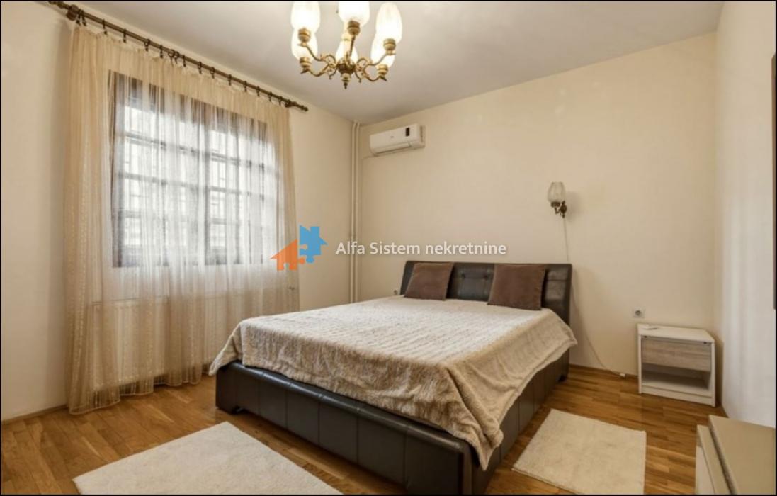 Izdavanje: Kuća 330 m², Dedinje – Beograd