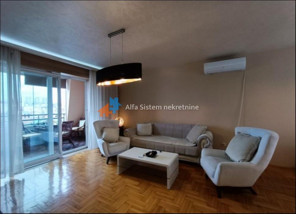 Izdavanje: Četvorosoban stan 100 m², Zvezdara – Beograd