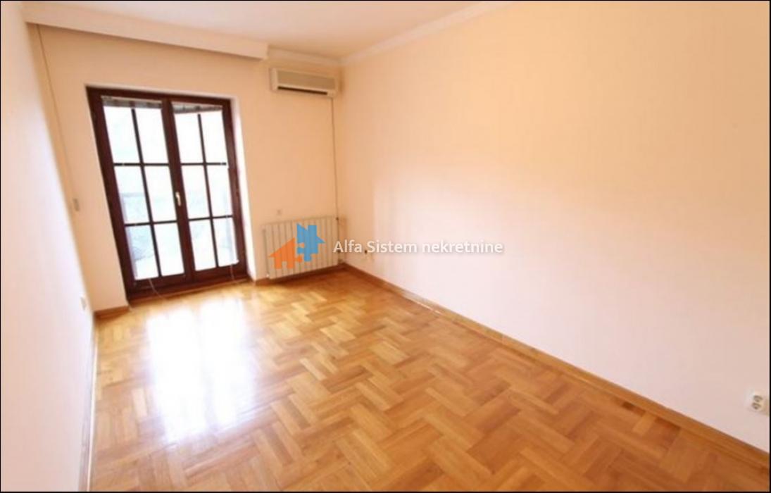 Izdavanje: Poslovni prostor 180 m², Stari grad – Beograd