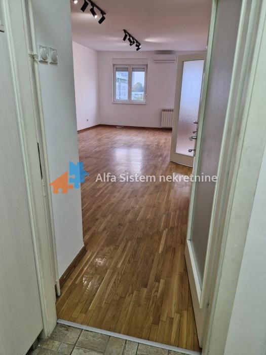 Izdavanje: Trosoban stan 77 m², Novi Beograd – Beograd