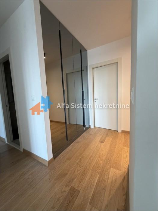 Izdavanje: Troiposoban stan 105 m², Novi Beograd – Beograd