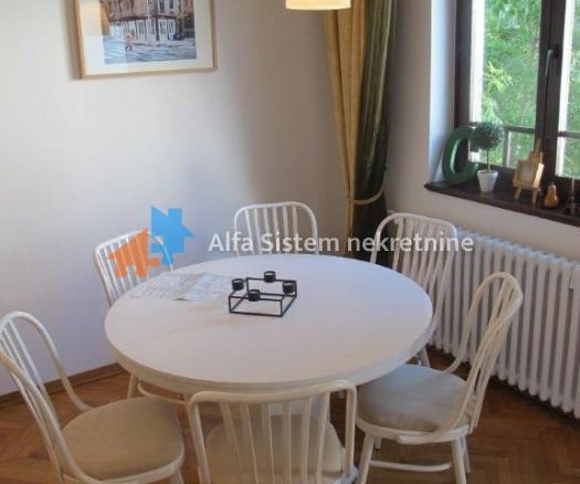Izdavanje: Trosoban stan 90 m², Savski venac – Beograd
