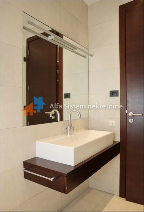 Izdavanje: Petosoban stan 176 m², Vračar – Beograd