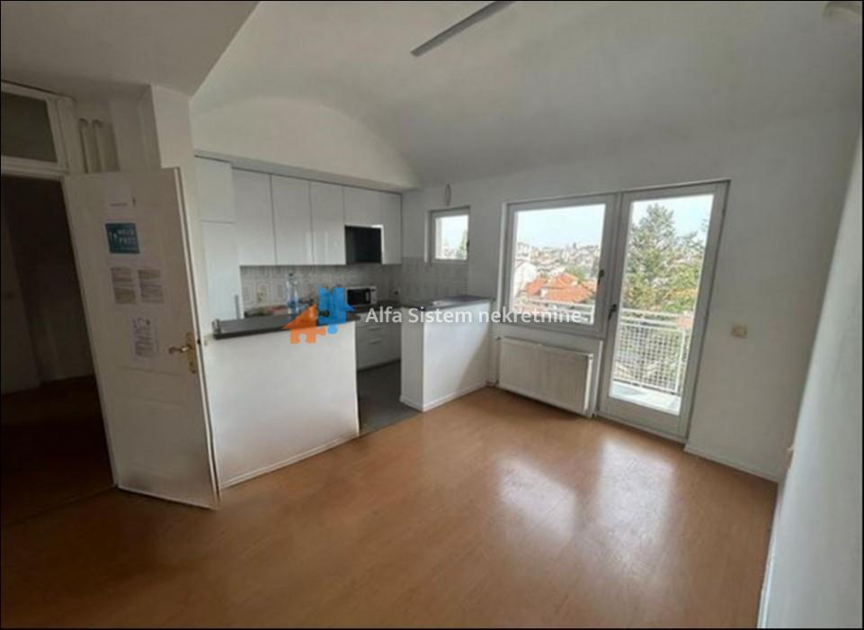 Izdavanje: Petosoban stan 176 m², Voždovac – Beograd