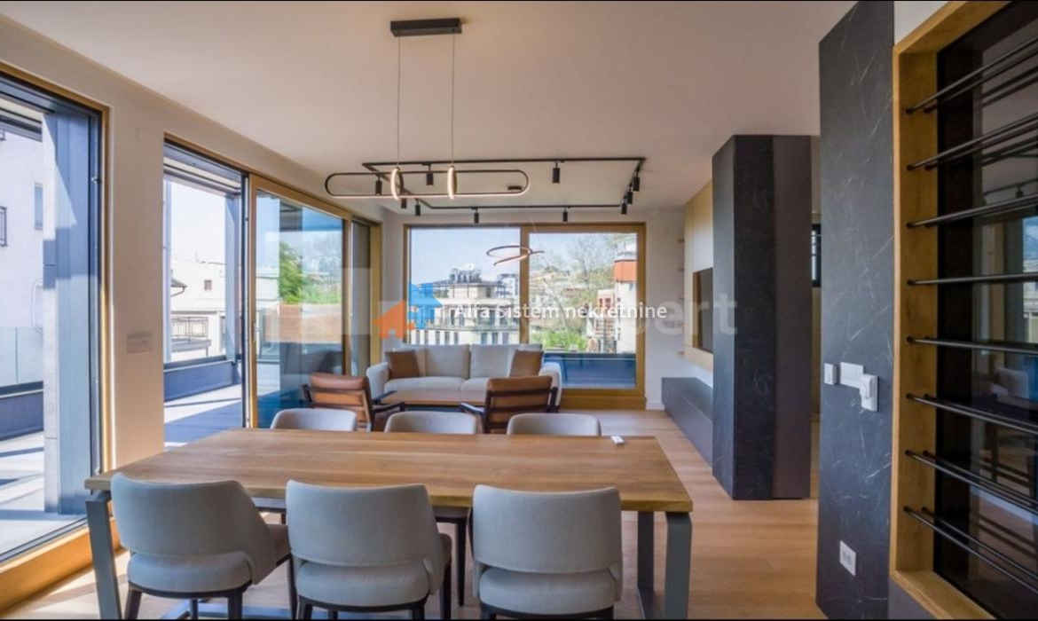 Izdavanje: Trosoban stan 140 m², Vračar – Beograd