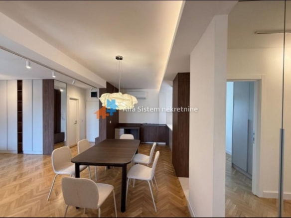 Izdavanje: Četvorosoban stan 90 m², Bežanijska kosa – Beograd