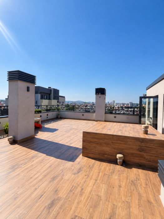 Izdavanje: Četvorosoban stan 275 m², Vračar – Beograd
