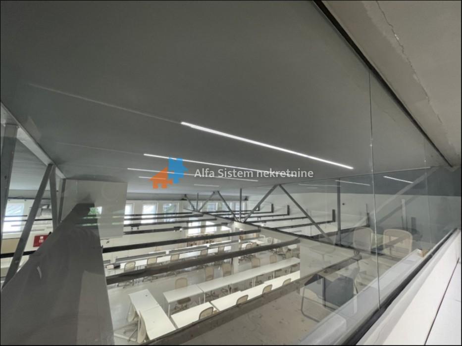 Izdavanje: Poslovni prostor 1000 m², Voždovac – Beograd