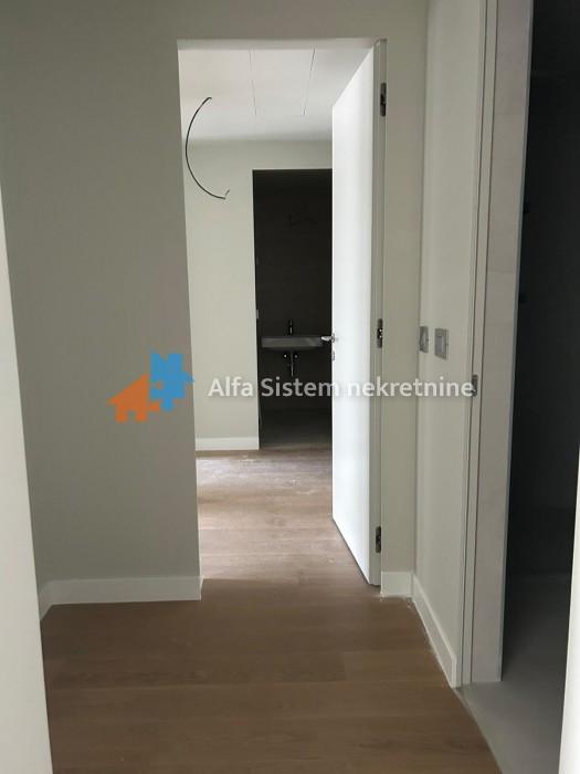 Izdavanje: Trosoban stan 77 m², Novi Beograd – Beograd