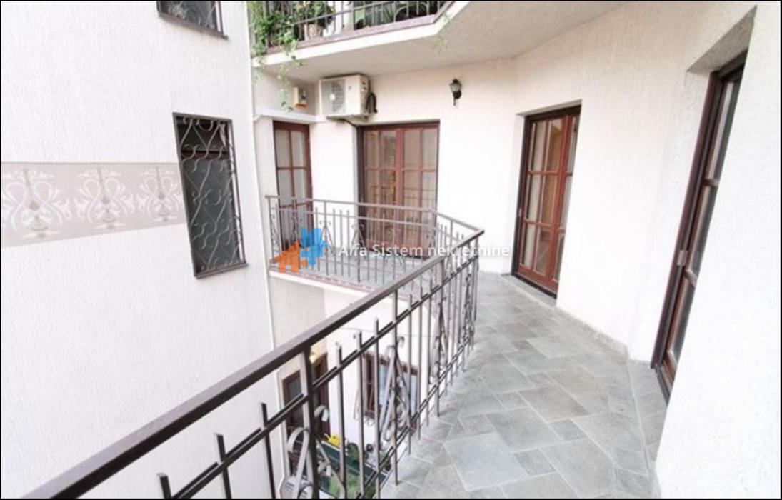 Izdavanje: Poslovni prostor 180 m², Stari grad – Beograd