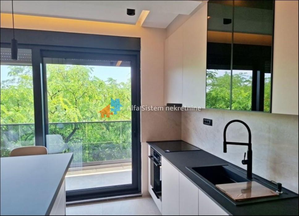 Izdavanje: Trosoban stan 82 m², Zvezdara – Beograd