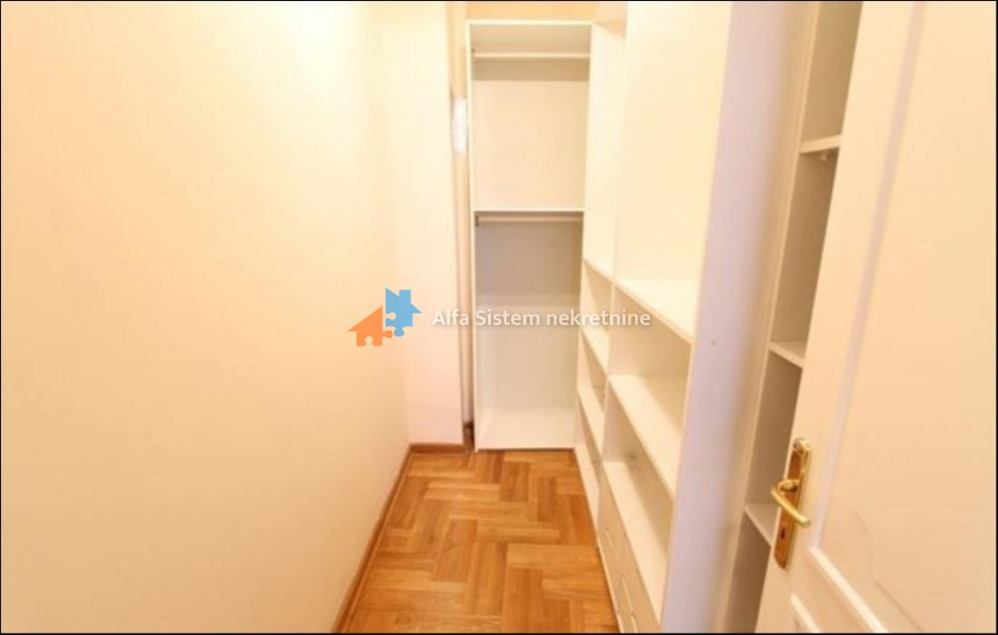 Izdavanje: Poslovni prostor 180 m², Stari grad – Beograd