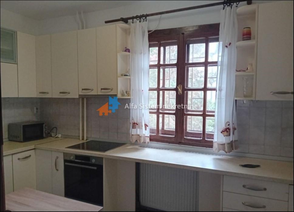 Izdavanje: Kuća 330 m², Dedinje – Beograd