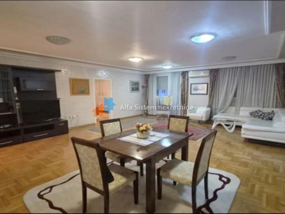 Izdavanje: Četvorosoban stan 127 m², Palilula – Beograd