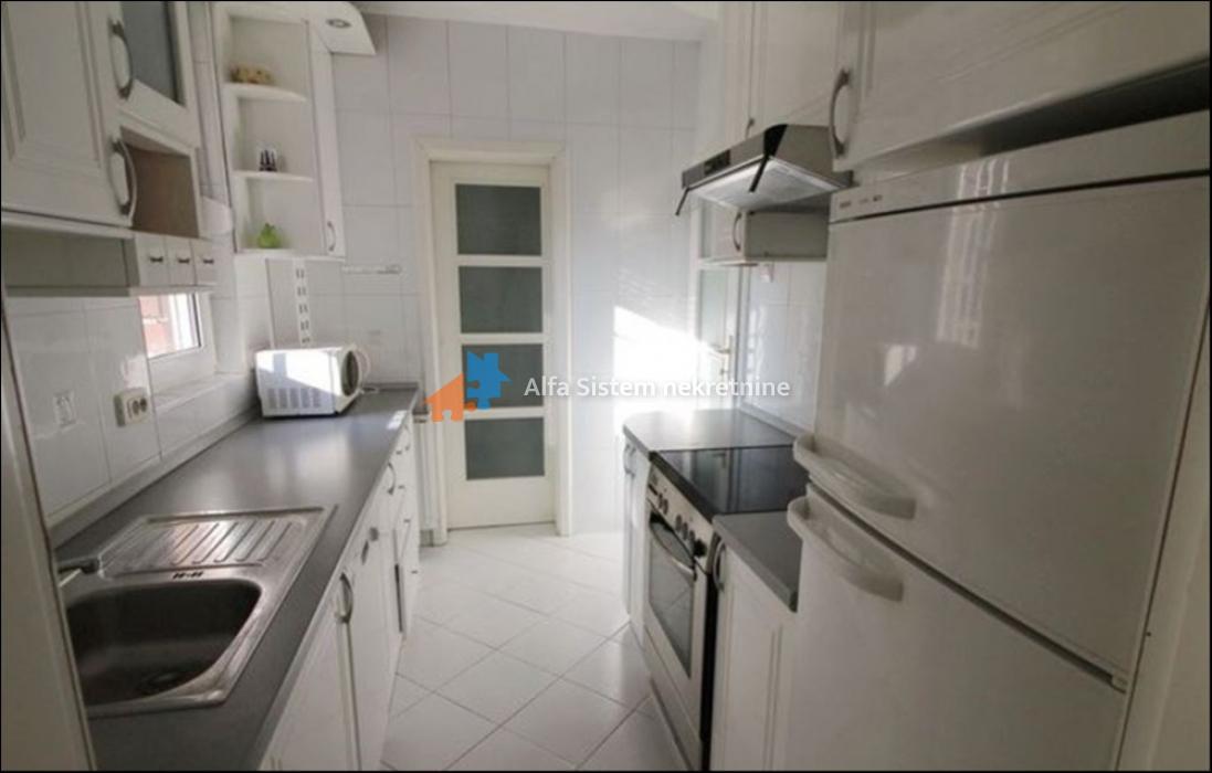 Izdavanje: Četvorosoban stan 127 m², Palilula – Beograd