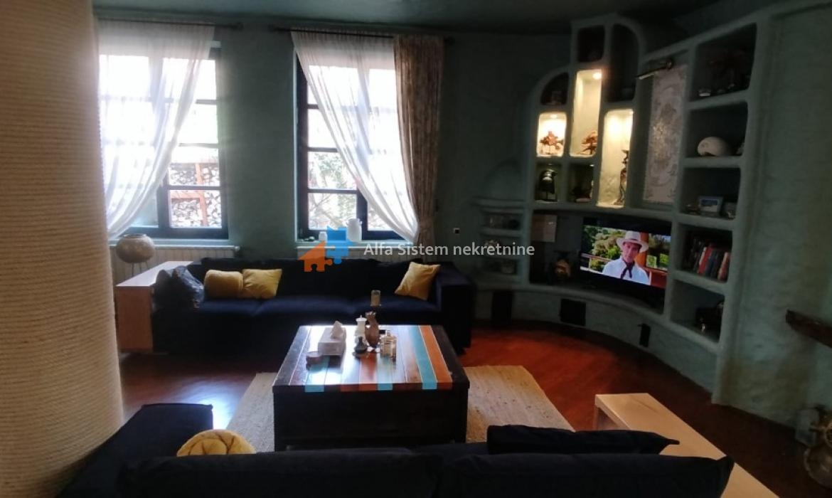 Izdavanje: Kuća 360 m², Voždovac – Beograd
