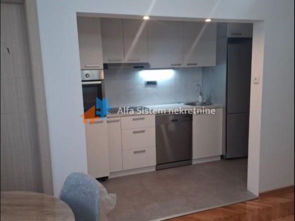 Izdavanje: Trosoban stan 52 m², Vračar – Beograd