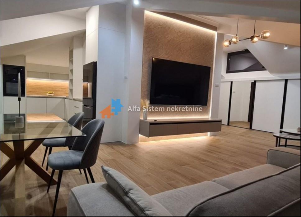 Izdavanje: Trosoban stan 360 m², Dedinje – Beograd