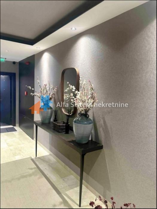 Izdavanje: Petosoban stan 350 m², Vračar – Beograd