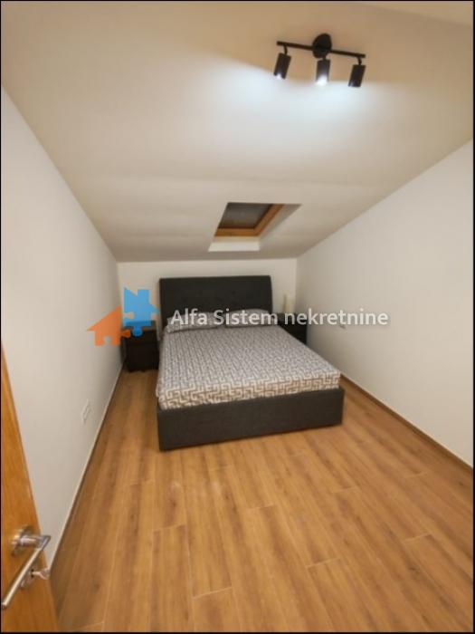 Izdavanje: Trosoban stan 77 m², Savski venac – Beograd