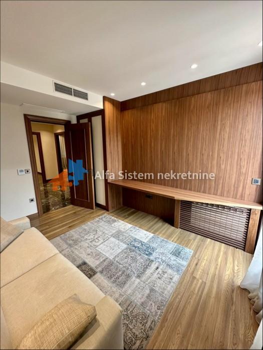 Izdavanje: Petosoban stan 350 m², Vračar – Beograd
