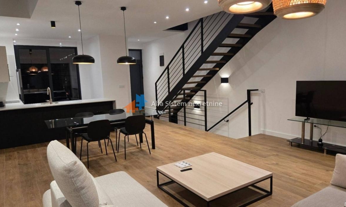 Izdavanje: Kuća 250 m², Savski venac – Beograd
