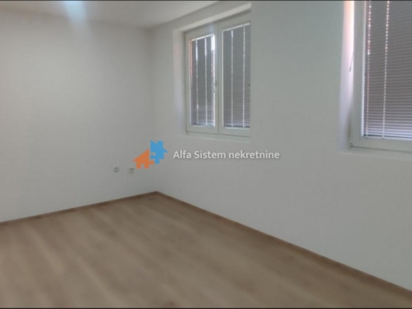 Izdavanje: Poslovni prostor 120 m², Zvezdara – Beograd