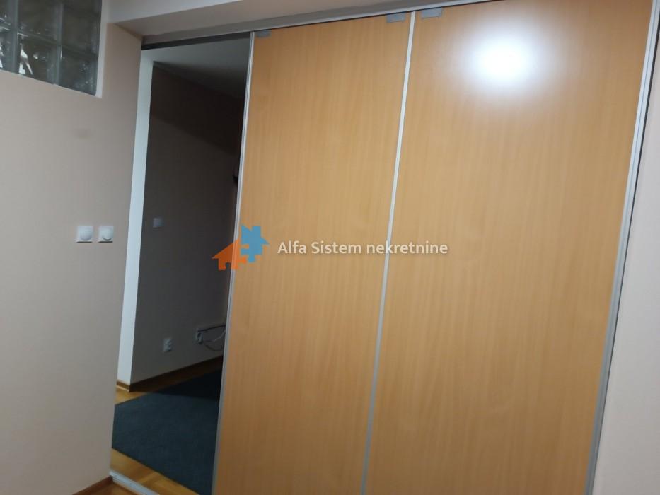 Izdavanje: Dvoiposoban stan 55 m², Voždovac – Beograd