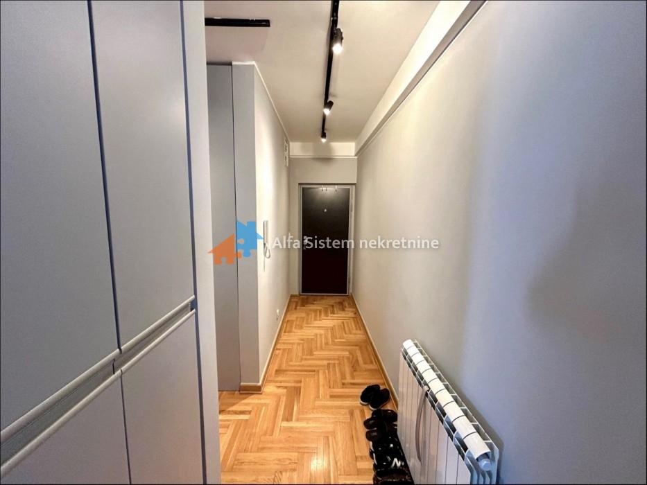 Izdavanje: Trosoban stan 80 m², Vračar – Beograd