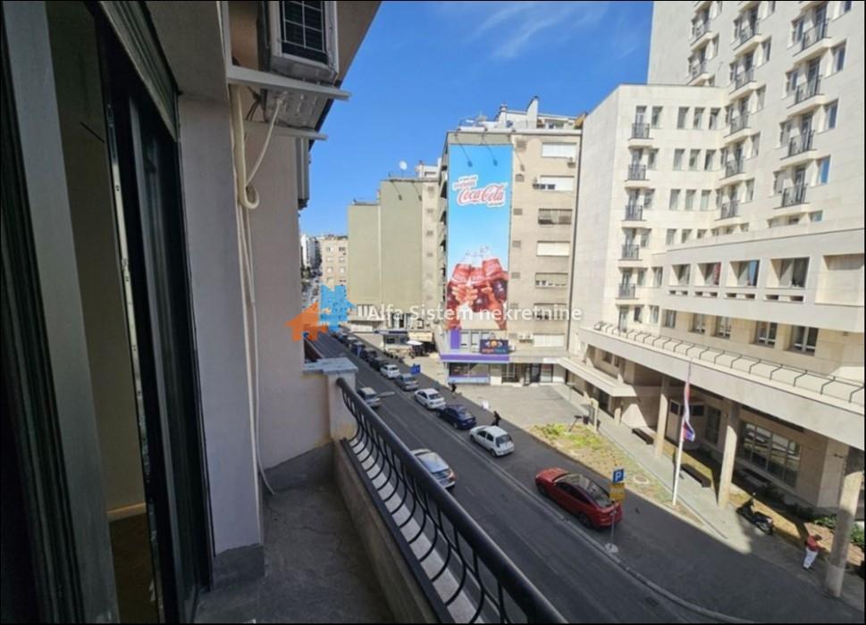Izdavanje: Dvosoban stan 50 m², Savski venac – Beograd