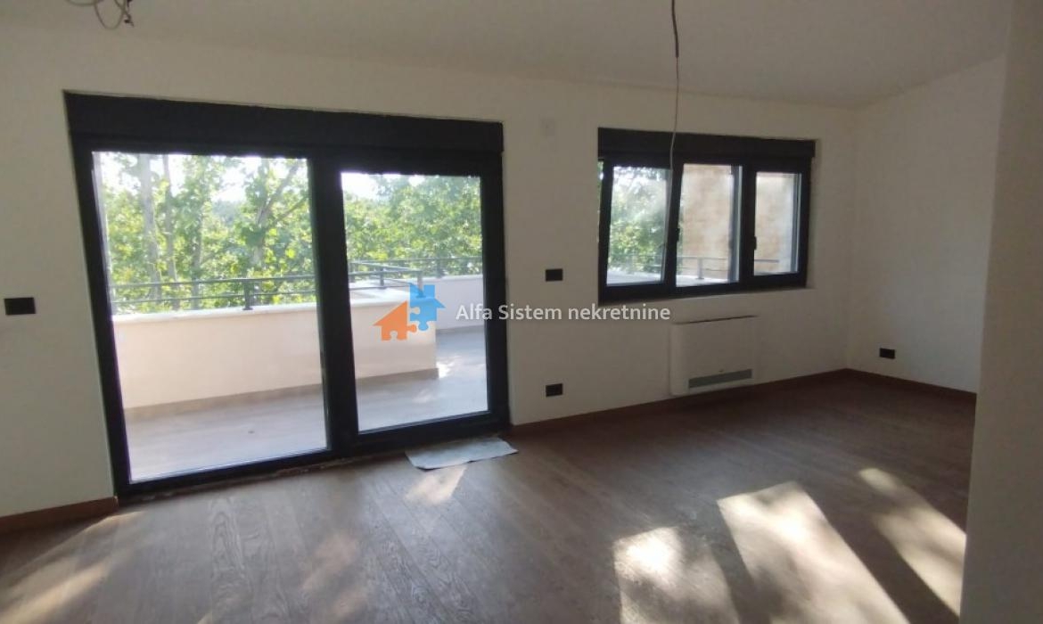 Izdavanje: Trosoban stan 80 m², Voždovac – Beograd