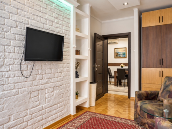 Izdavanje: Dvosoban stan 50 m², Vračar – Beograd