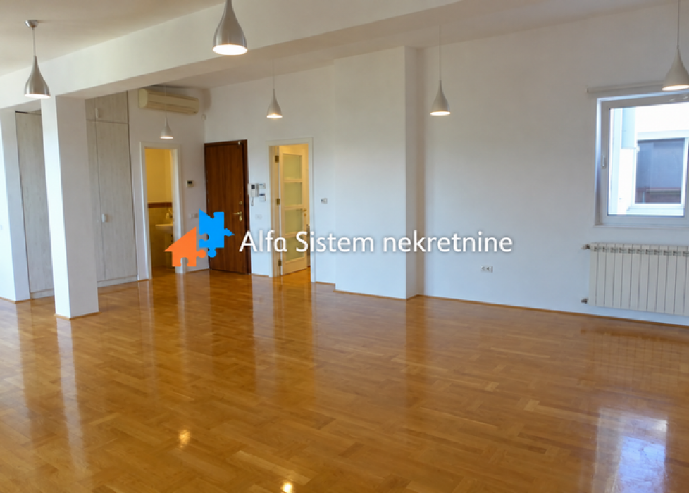 Izdavanje: Trosoban stan 170 m², Vračar – Beograd